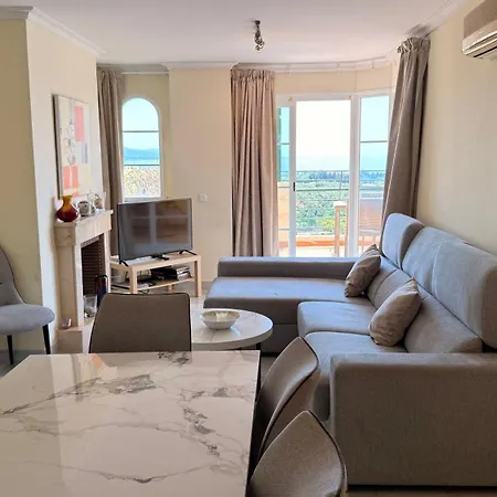 Stunning 2-bed, Panoramic Views In Puerto Banus * ماربيا